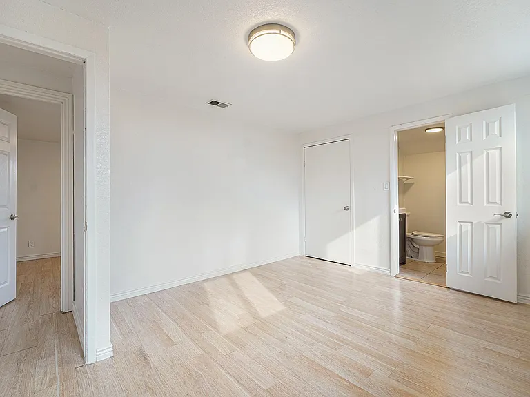 444 Lowell Blvd — Photo 20