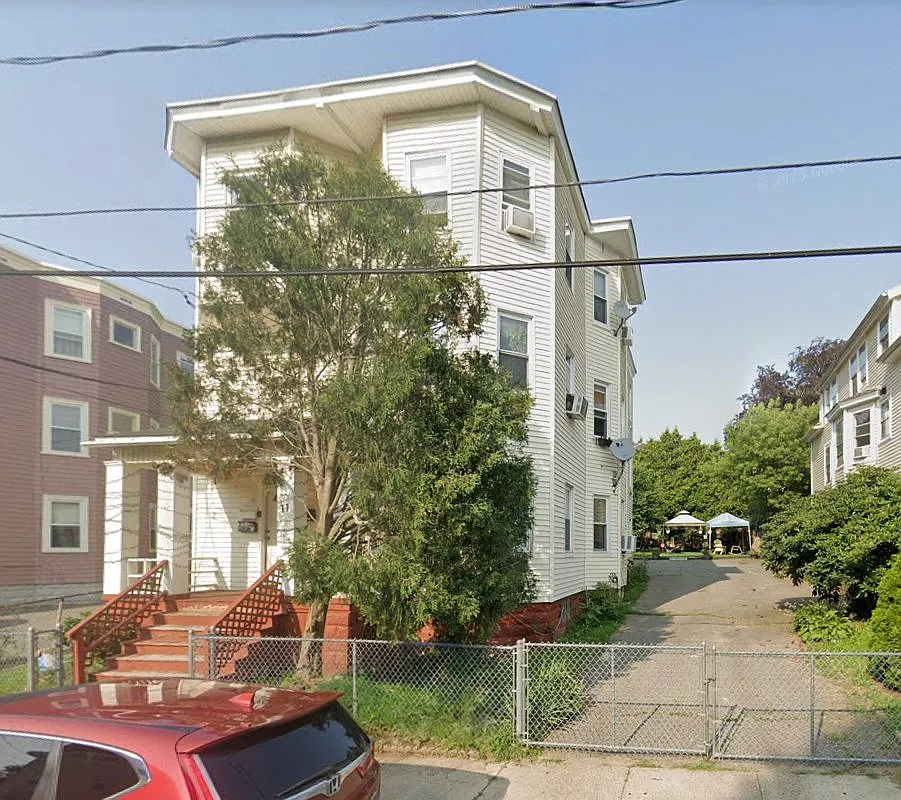 Building Photo - 13 Union St #2
