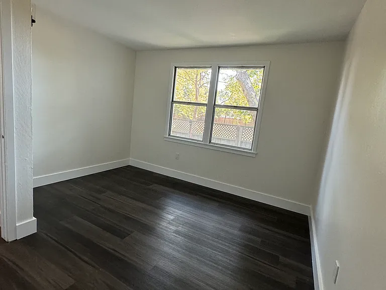 80 Martin Dr — Photo 13