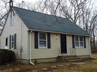 16 Reservoir Rd, Smithfield, RI 02917