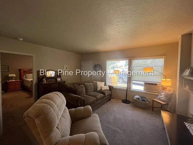 128 N 4 W — Photo 3