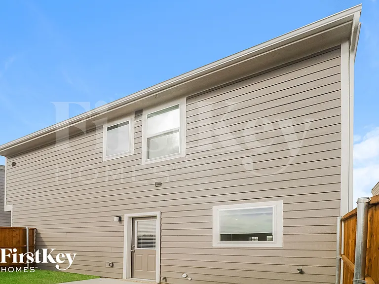 340 Niki Dr — Photo 15