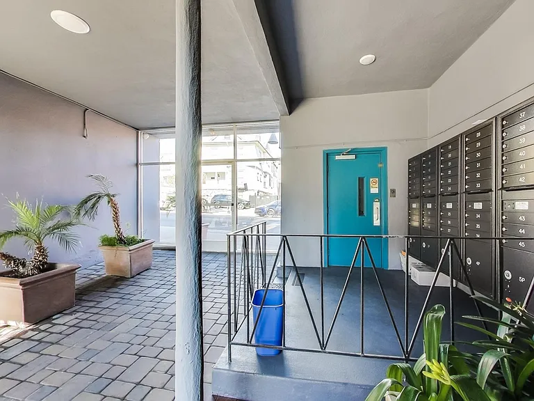 Palmcrest — Photo 11