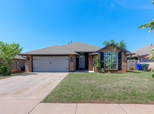 2933 E Lake Dr, Norman, OK 73071