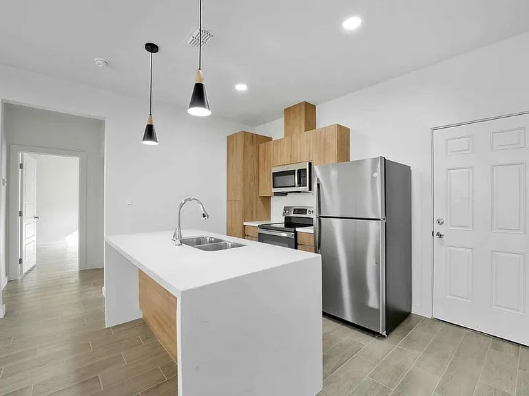 1402 W Platinum Dr #2 — Photo 11