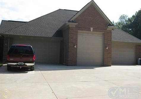 sh garage.jpg