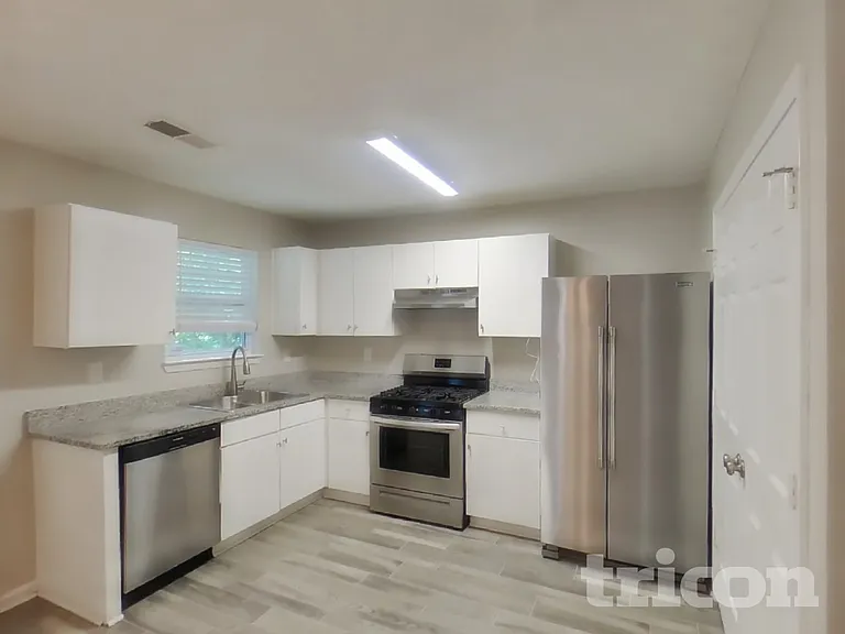 1411 Pebble Ridge Ln — Photo 8