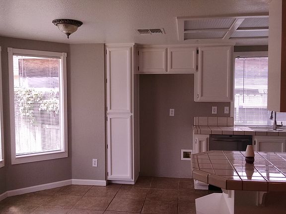 5th image of 8034 Pinot Noir Way