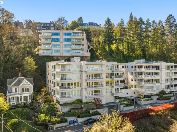 2020 SW Market Street Dr APT 303, Portland, OR 97201