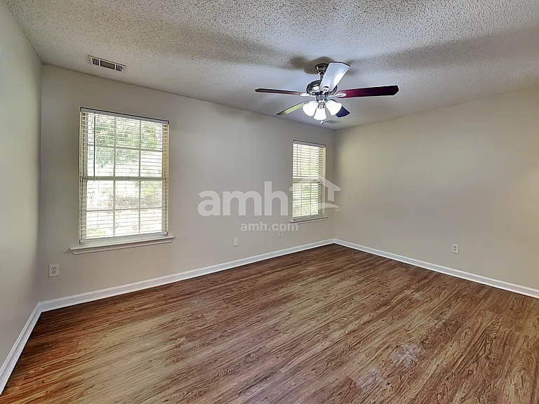 291 Beckenham Ln — Photo 11