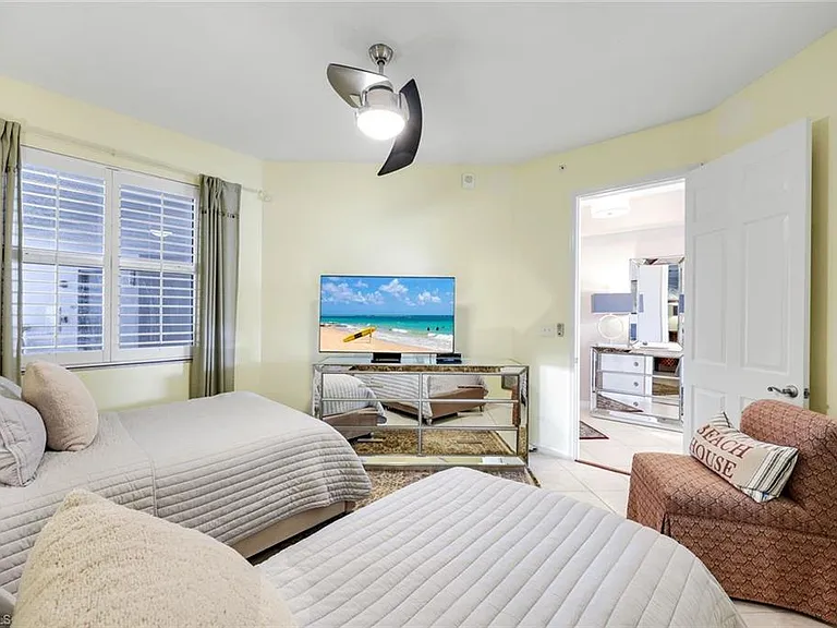 400 Flagship Dr #902 — Photo 17