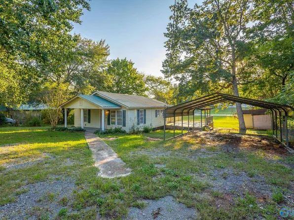 629 Long Hollow Rd, Scottsboro, AL 35768