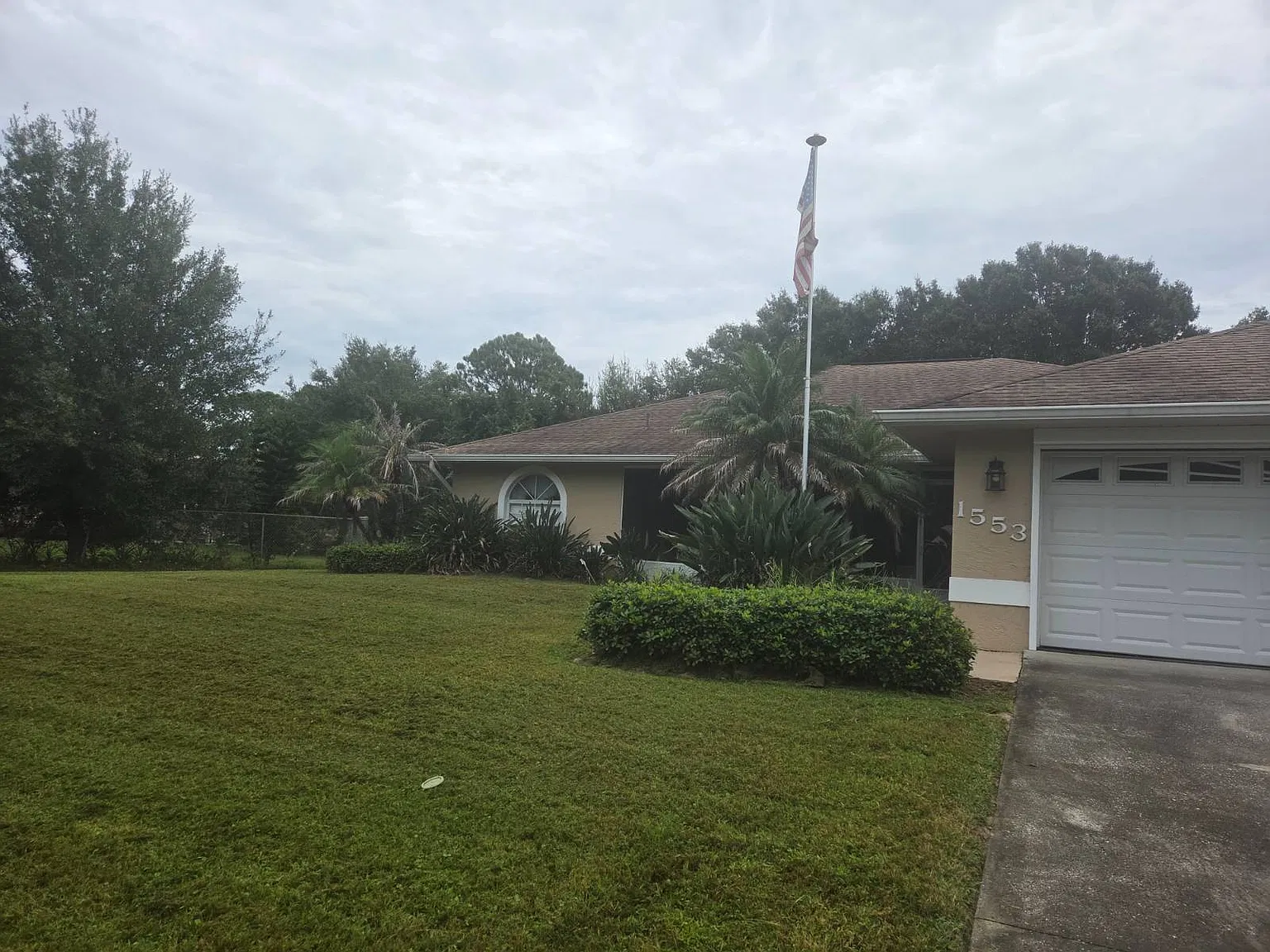 3 bed, 2.0 bath, $2,100 — Photo 2
