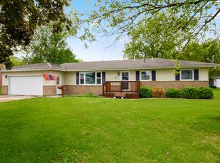 965 N Macon St, Bement, IL 61813