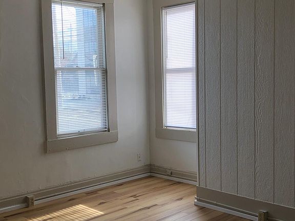 4th image of 555 Lathrop St