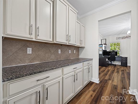 5th image of 15229 Windward Ln #224