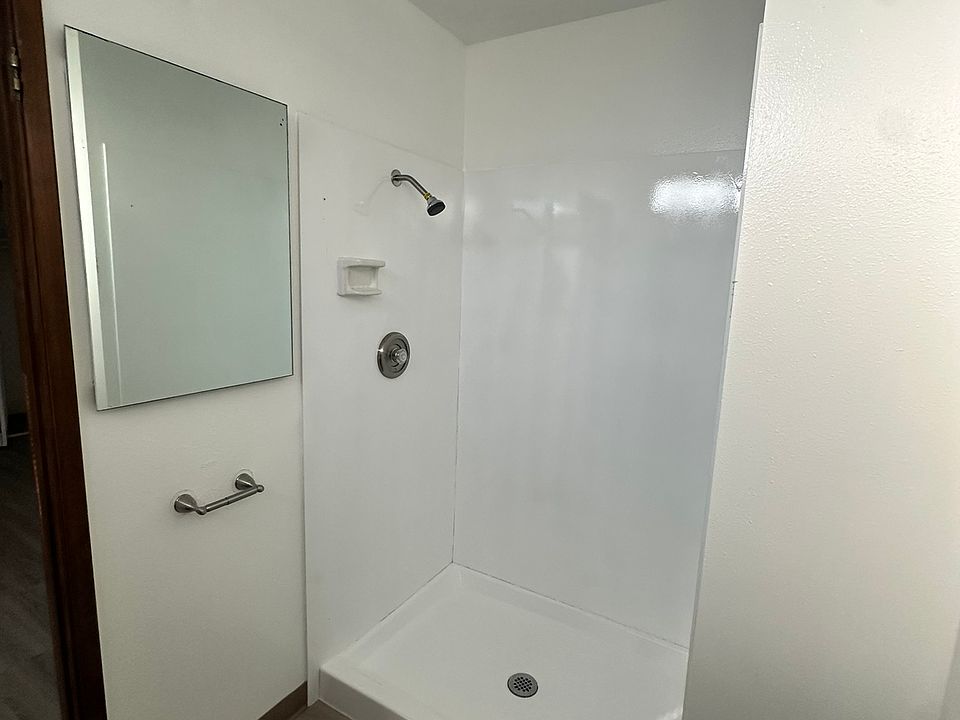 1st image of 5440 N West Ave
