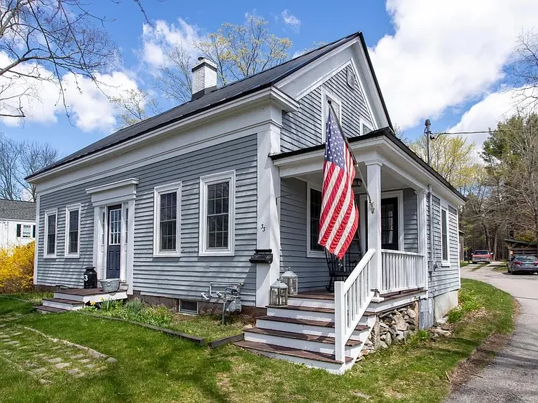 33 Exeter Rd — Photo 1