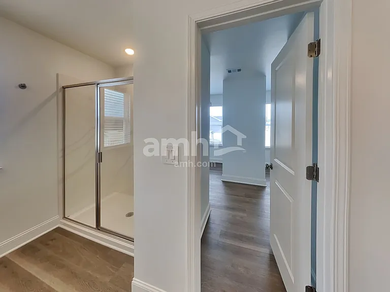 108 Punderson Dr — Photo 12