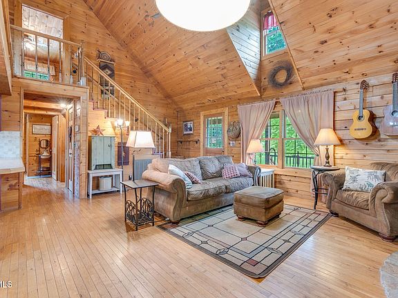 14th image of 147 Britton Ln