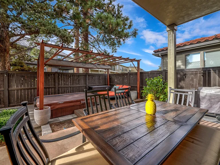 63132 NW Via Cambria — Photo 22