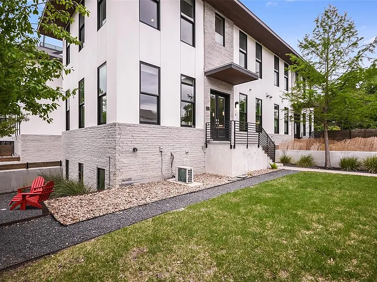 1410 Woodlawn Blvd #B — Photo 5