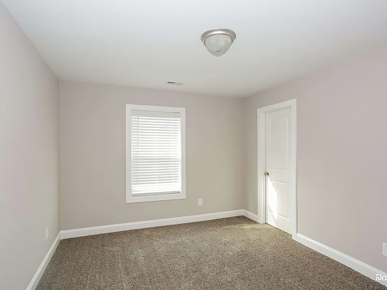 220 Arey Ave — Photo 11