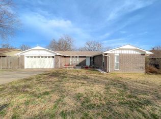 2801 Temple Pl, Ponca City, OK 74604