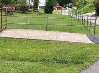 341 Rocky Holw, Raccoon, KY 41557