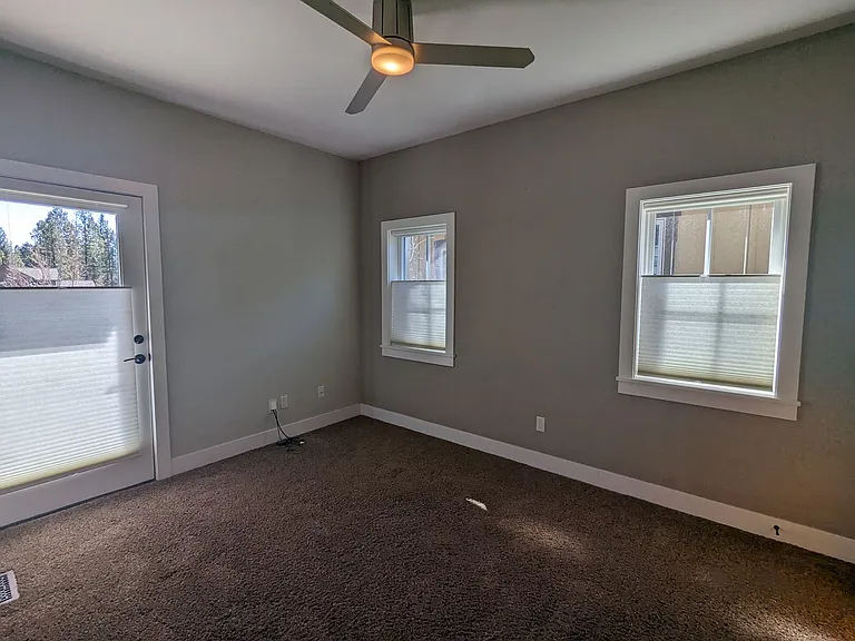 1582 NW Erin Ct — Photo 12