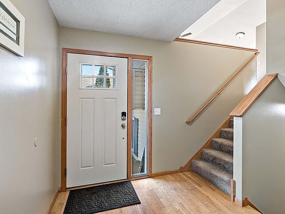 5th image of 109 Gambrelle Ct