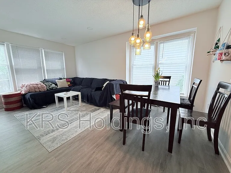 815 Edwards St #B — Photo 6