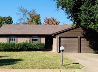 5709 Shady Hill Ln, Arlington, TX 76016