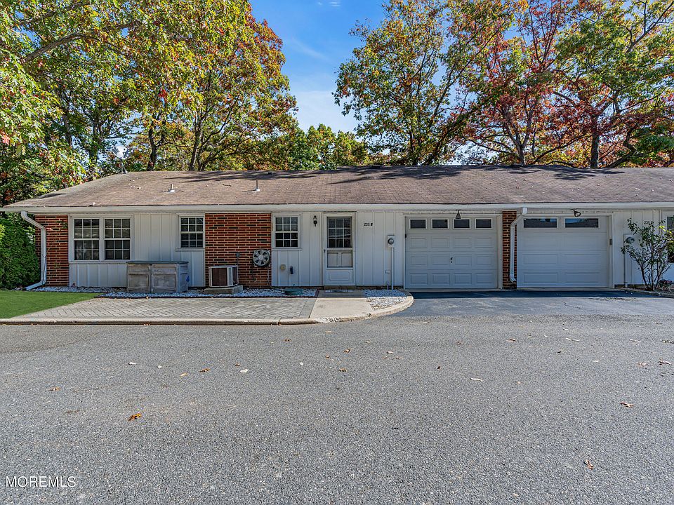 1st image of 235D Huntington Drive