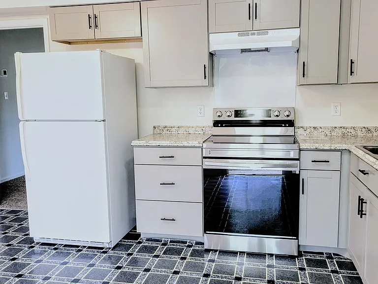 10915 Queen Anne Ct — Photo 2
