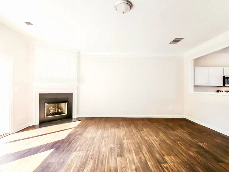 3956 Elizabeth Glen Way — Photo 2