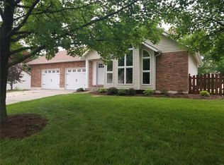301 Westbrook Dr, O'Fallon, MO 63366