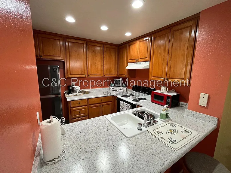 1613 W Swain Rd — Photo 5