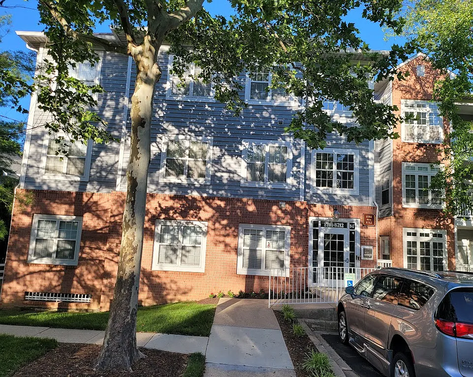 3 bed, 1397 sqft, $2,458 — Photo 1