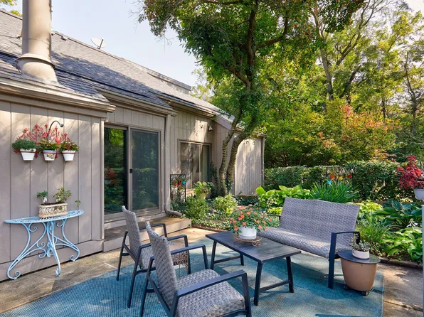 2822 Cheyenne Cir, Des Moines, IA 50321