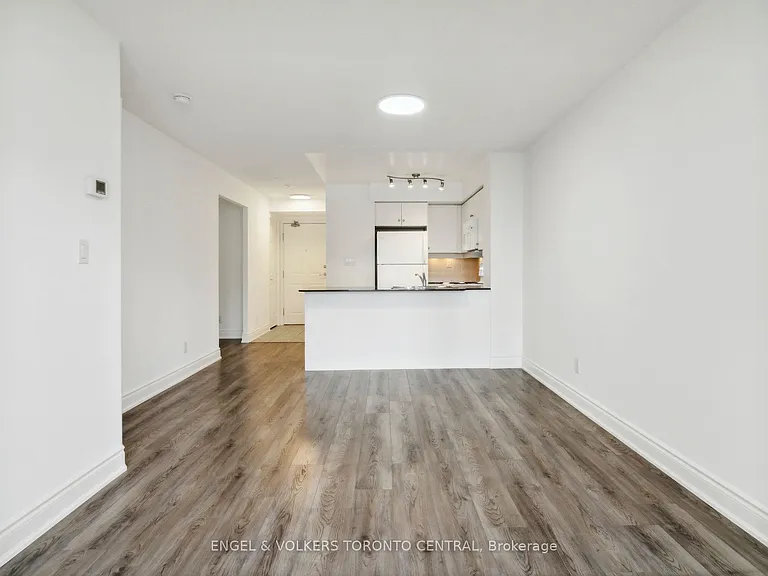 19 Barberry Pl #711 — Photo 18