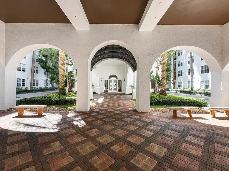 10X Mizner Park — Photo 13
