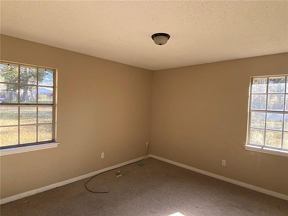 4th image of 5700 Deerwood Dr N