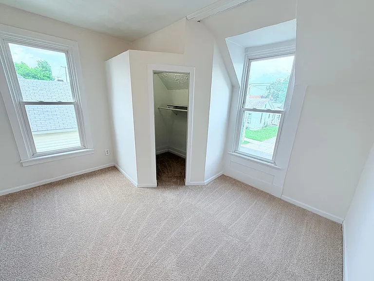 525 S West St — Photo 34