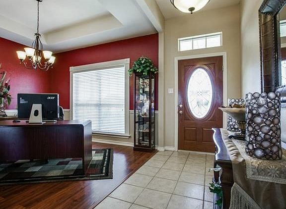 4th image of 1093 E Sharpshire Dr