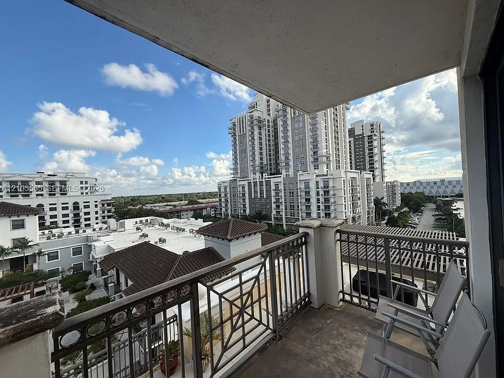 Colonnade At Dadeland Se — Photo 2