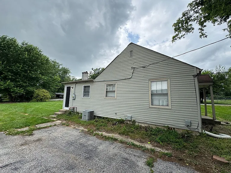 1088 S Morgantown Rd — Photo 25