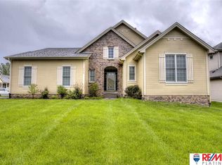 9305 S 28th St, Bellevue, NE 68147