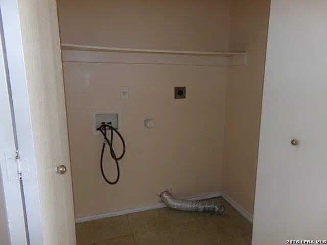 9228 Balboa Port — Photo 7