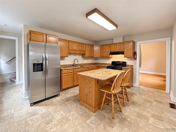 5th image of 107 Ross Pl